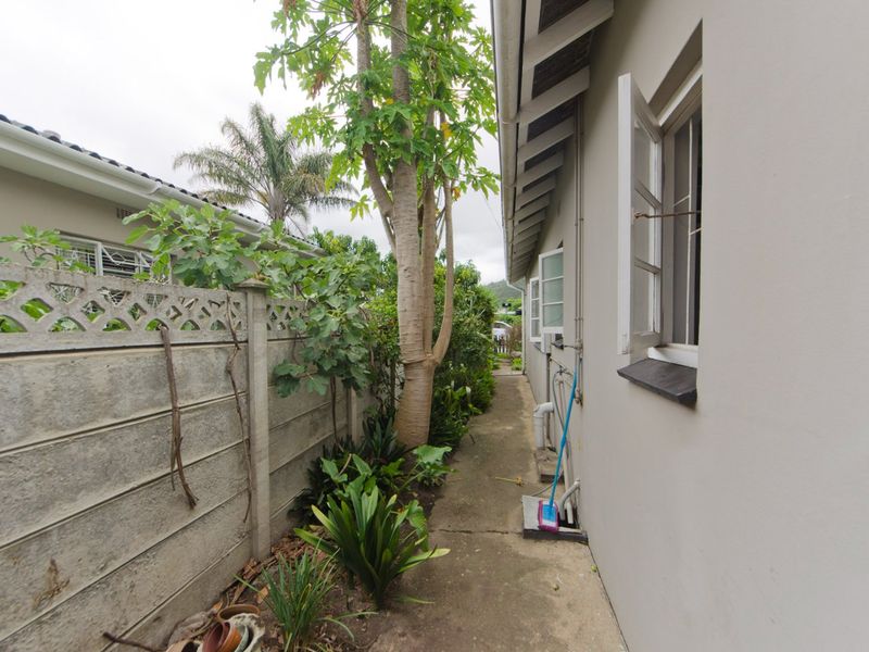 DOUBLE ENTRANCE PROPERTY: 11 TIDE STREET AND WATERFRONT DRIVE - Photo 10