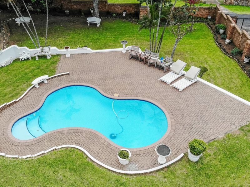 This Home Is Absolutely Stunning !! - Photo 3