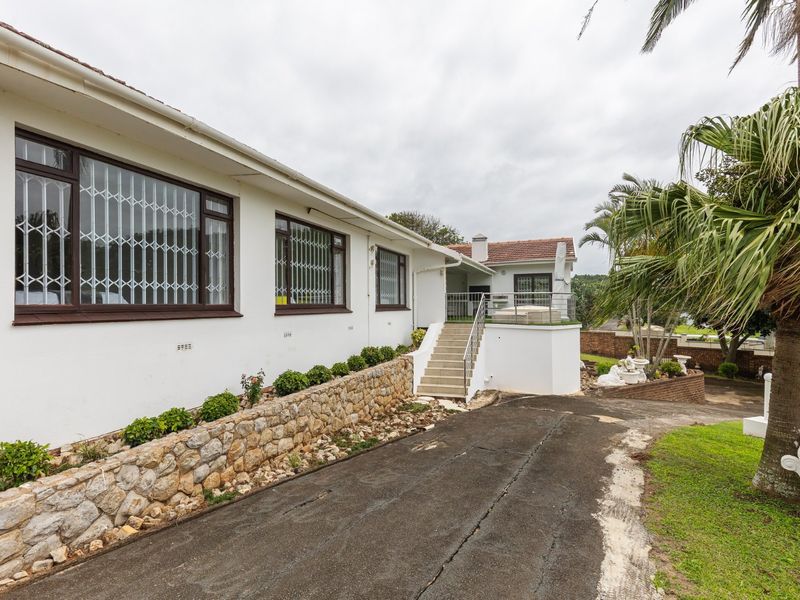 This Home Is Absolutely Stunning !! - Photo 9