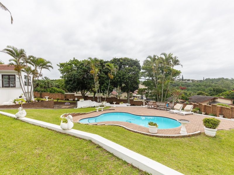 This Home Is Absolutely Stunning !! - Photo 7