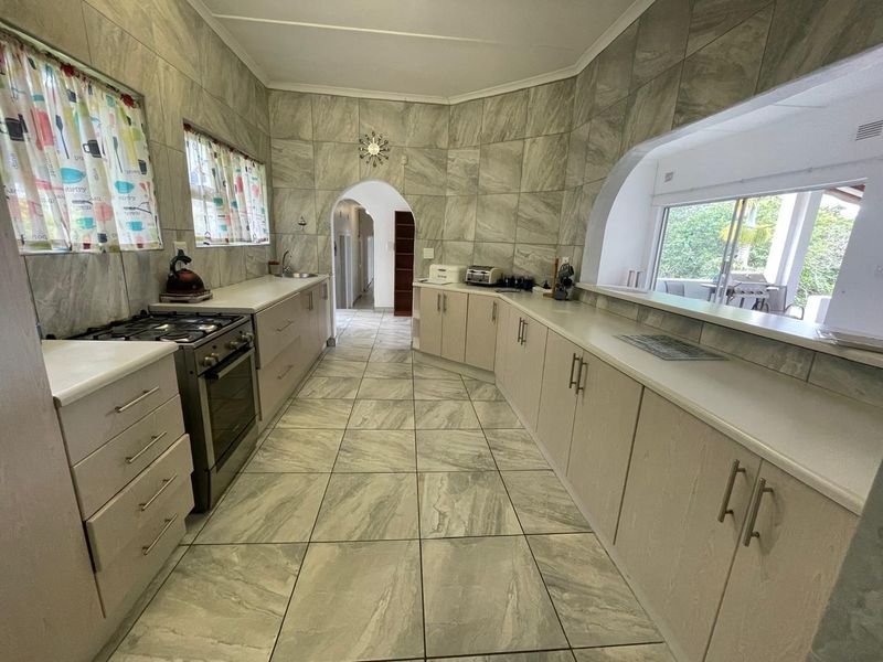 Immaculate Home With Stunning Sea Views & Garden Flatlet – Priced To Sell! - Photo 6