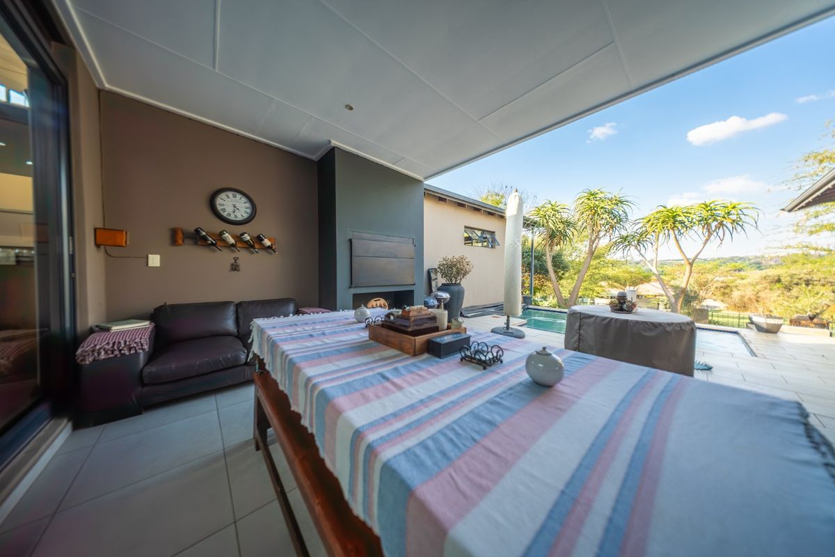 Luxurious Lakeside Village Home with amazing view - Photo 4