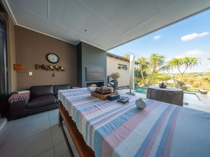 Luxurious Lakeside Village Home with amazing view - Photo 4