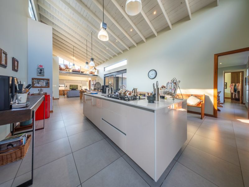 Luxurious Lakeside Village Home with amazing view - Photo 9