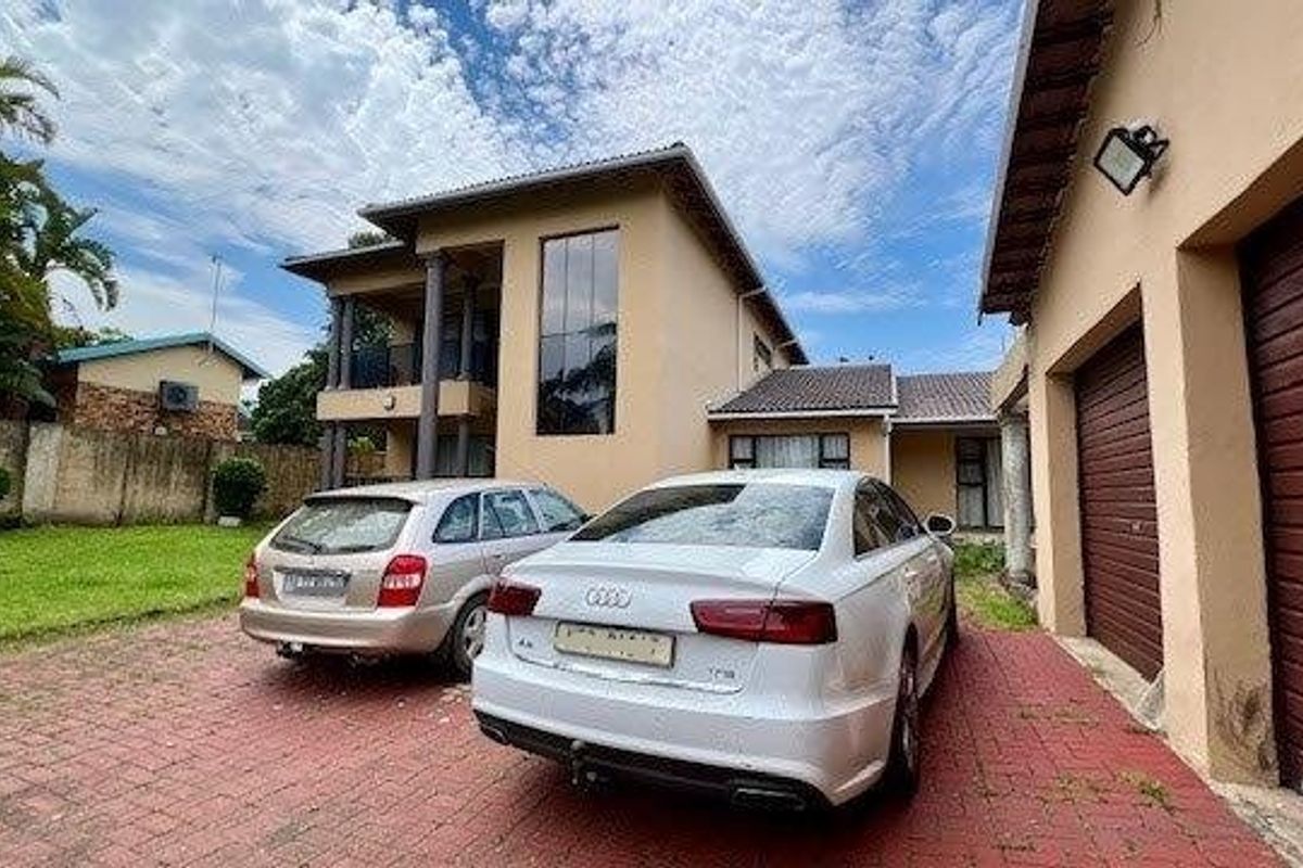 5 Bedroom Family Home For Sale In Margate - Photo 2