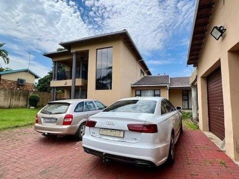 5 Bedroom Family Home For Sale In Margate - Photo 2