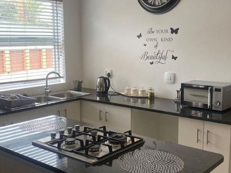 PRIME CORPORATE LEASE BROOKES HILL DRIVE BEACHFRONT  - Photo 9