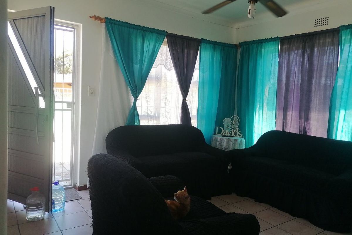 4 Bedroom house for sale in Heather Park - Photo 2