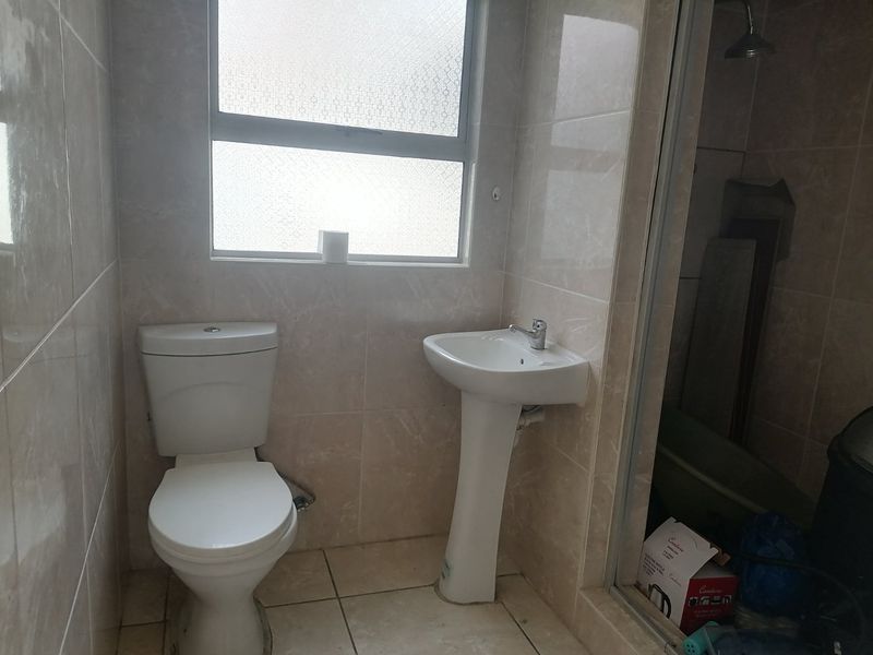 4 Bedroom house for sale in Heather Park - Photo 9