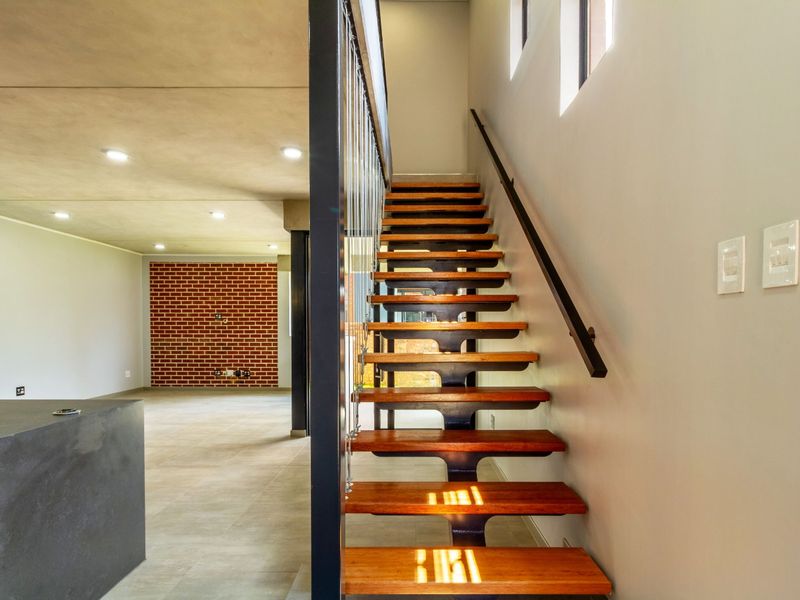 Absolutely Gorgeous!!! Newly built Full Title, Free Standing Duplex for Sale in a Secure Modern Estate in North Riding. - Photo 5