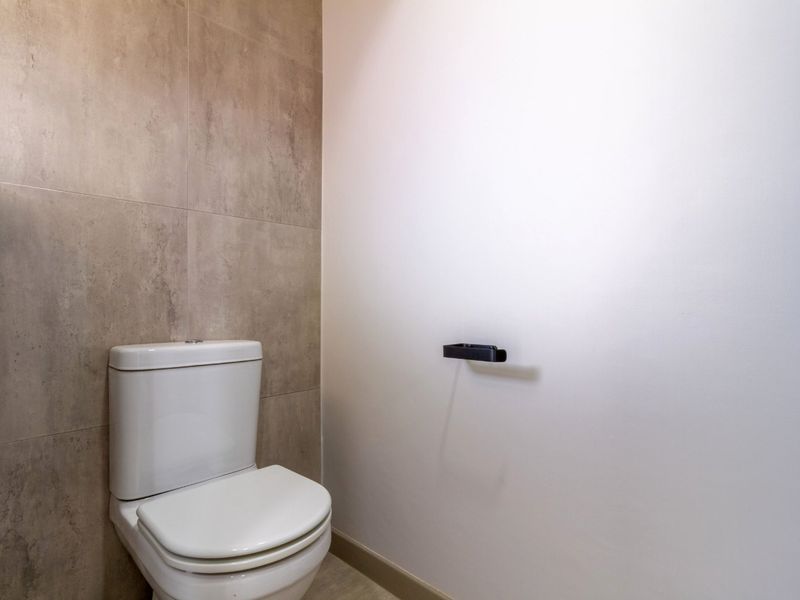 Absolutely Gorgeous!!! Newly built Full Title, Free Standing Duplex for Sale in a Secure Modern Estate in North Riding. - Photo 6