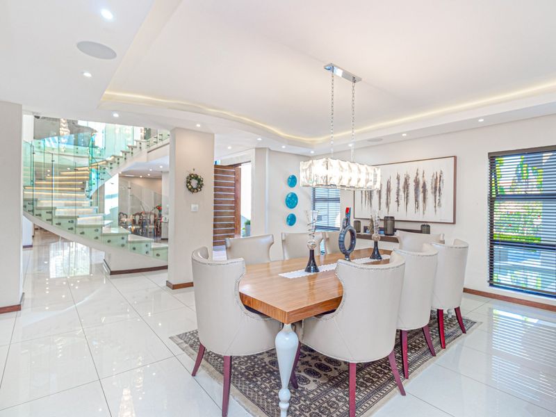 CHARMING FAMILY HOME AWAITS YOU AND YOUR LOVED ONES - Photo 10
