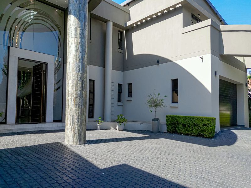 CHARMING FAMILY HOME AWAITS YOU AND YOUR LOVED ONES - Photo 4