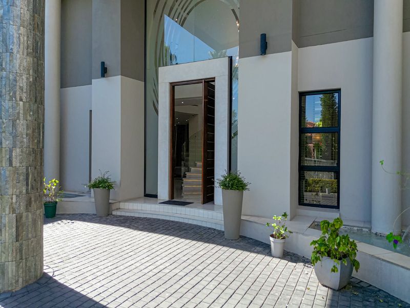 CHARMING FAMILY HOME AWAITS YOU AND YOUR LOVED ONES - Photo 5