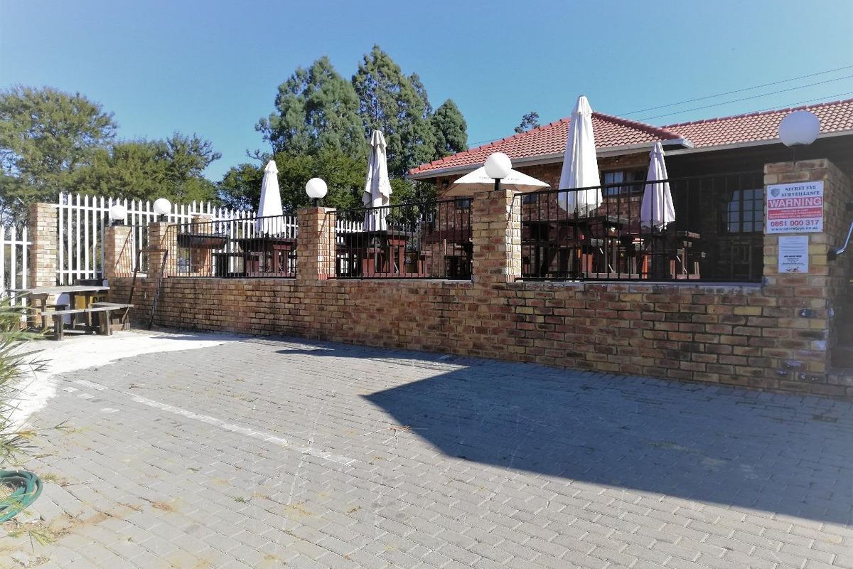 Own Your Own Pub in Vaal Marina – Prime Location & Great Investment - Photo 2