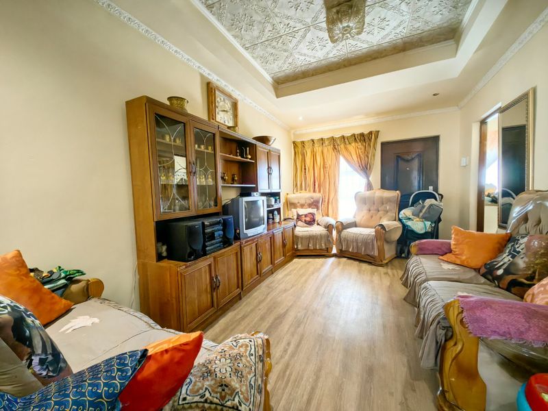 Beautiful home for sale in a nice area - Photo 10