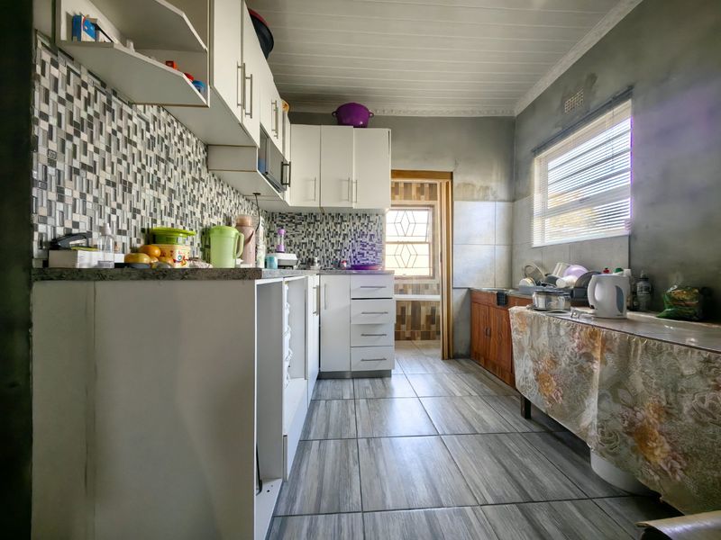 Beautiful home for sale in a nice area - Photo 7