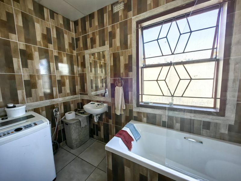 Beautiful home for sale in a nice area - Photo 2