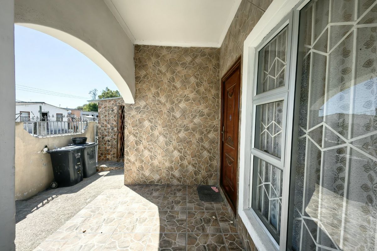 Beautiful home for sale in a nice area - Photo 5