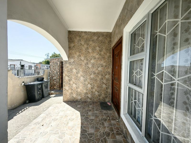 Beautiful home for sale in a nice area - Photo 5