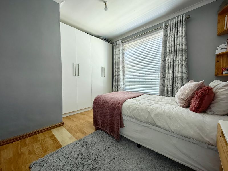 4 Bedroom Entertainers Dream in Prime Location! - Photo 10