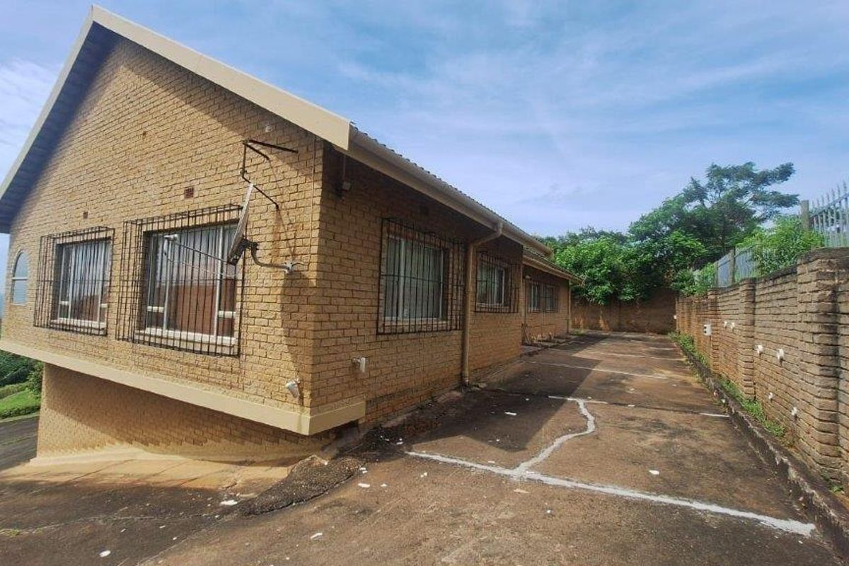 Coastal Face Brick Home With Stunning Ocean Views - Photo 5