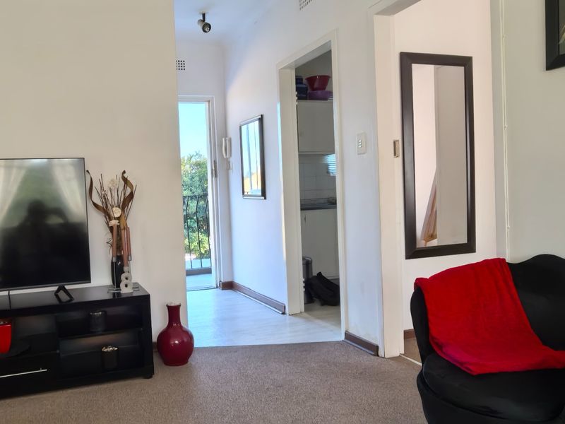 1-Bedroom Unit in Lyndhurst – A Perfect Blend of Tranquility and Convenience - Photo 4