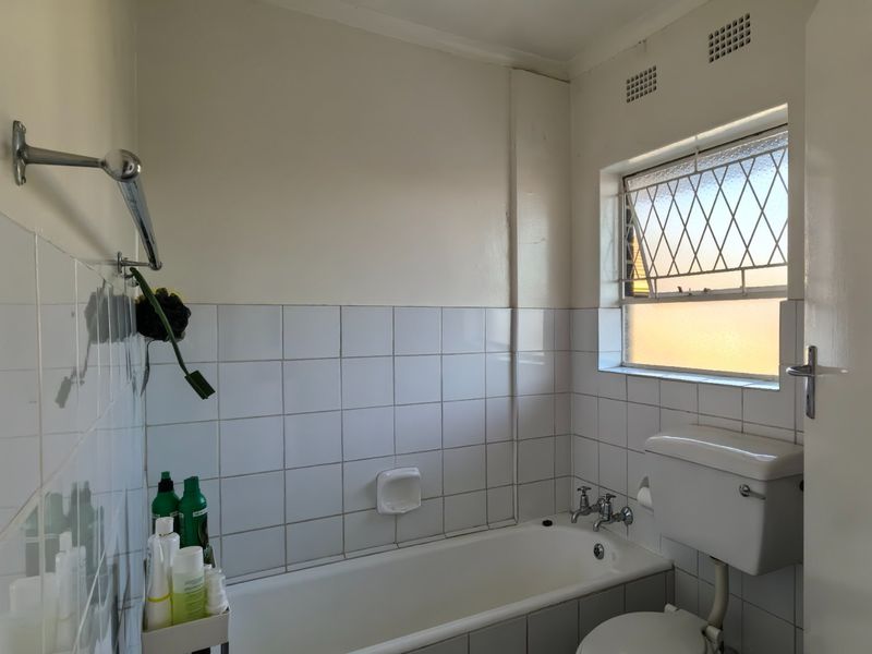 1-Bedroom Unit in Lyndhurst – A Perfect Blend of Tranquility and Convenience - Photo 7