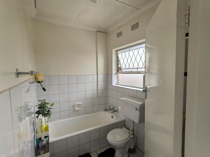 1-Bedroom Unit in Lyndhurst – A Perfect Blend of Tranquility and Convenience - Photo 8