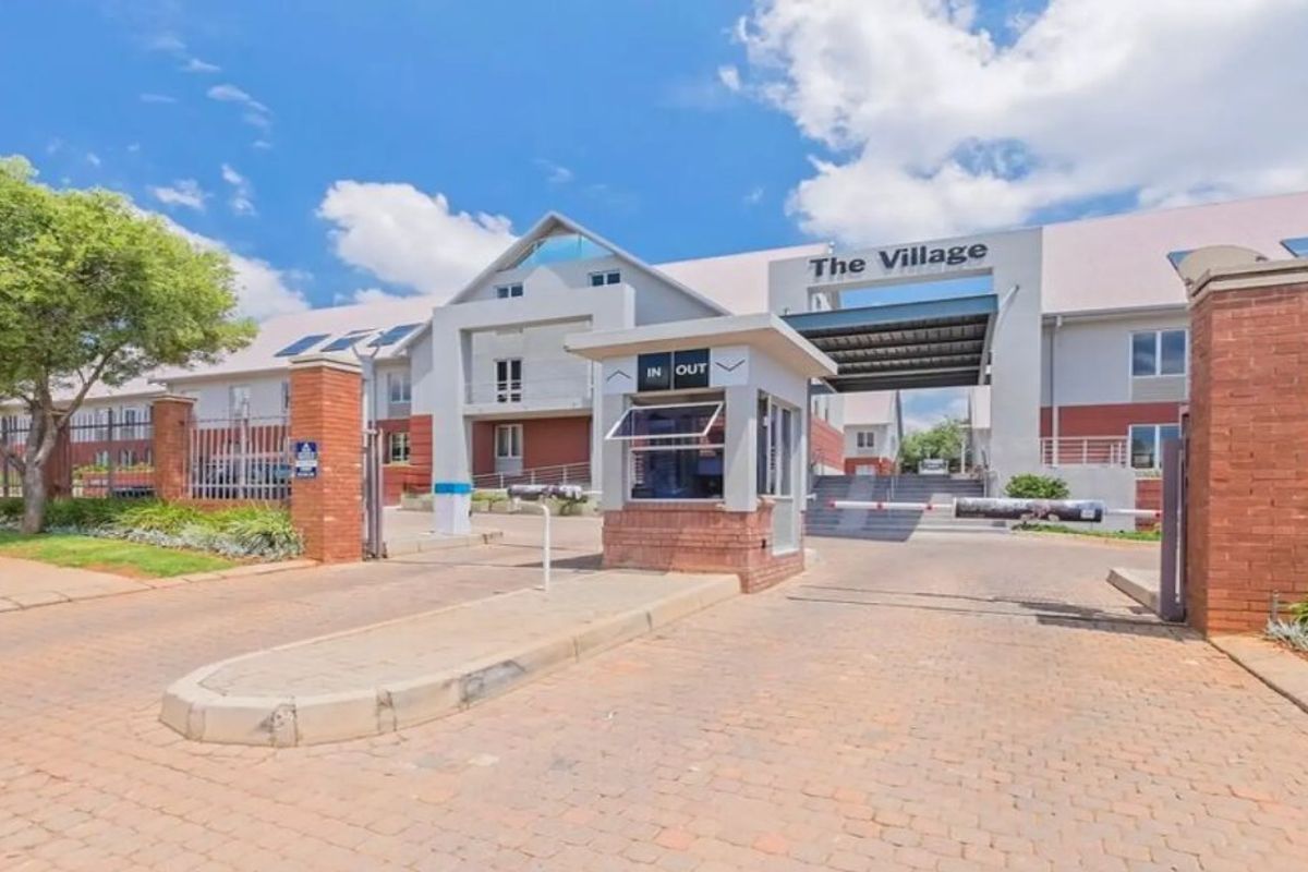 Well Located Offices Available In Faerie Glen - Photo 2