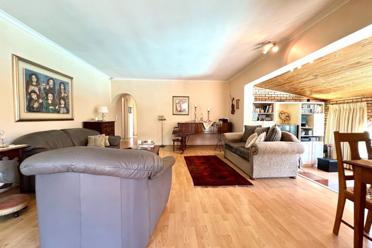 A "WELCOME HOME" kind of property.  - Photo 5