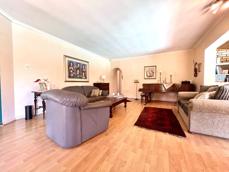 A "WELCOME HOME" kind of property.  - Photo 3