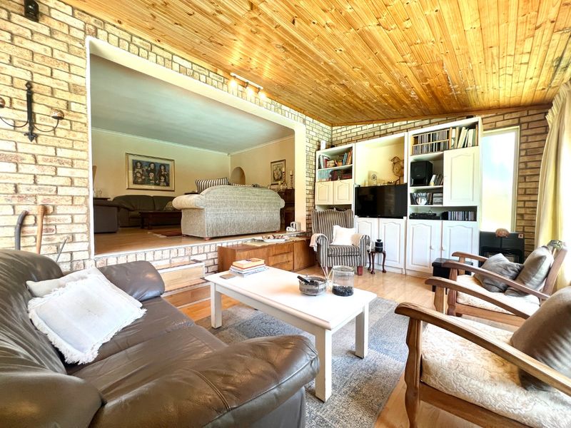 A "WELCOME HOME" kind of property.  - Photo 6