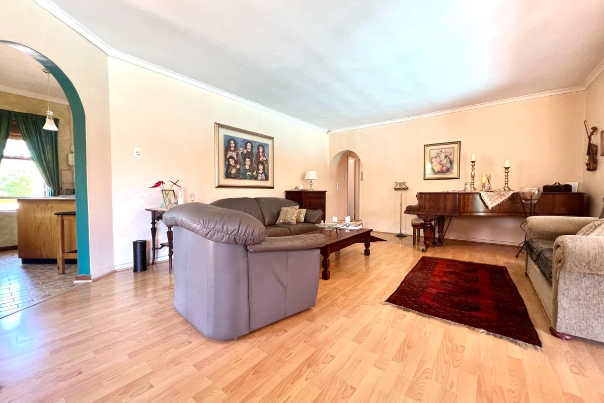 A "WELCOME HOME" kind of property.  - Photo 2