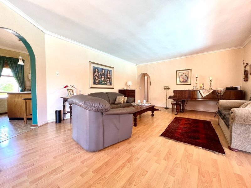 A "WELCOME HOME" kind of property.  - Photo 2