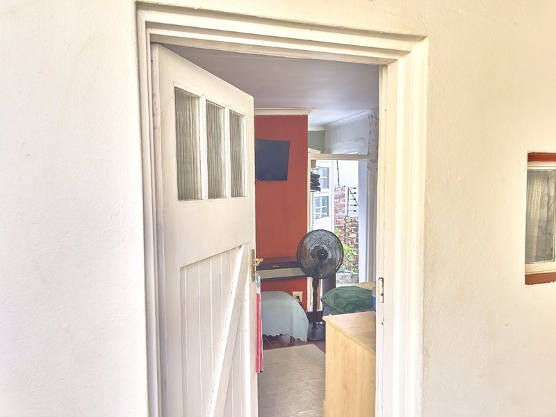 Studio to rent in Green Point Upper. - Photo 4