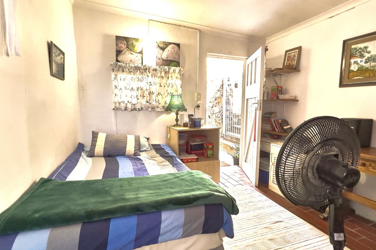 Studio to rent in Green Point Upper. - Photo 2