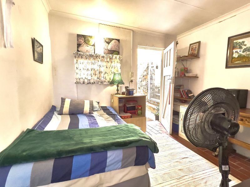 Studio to rent in Green Point Upper. - Photo 2
