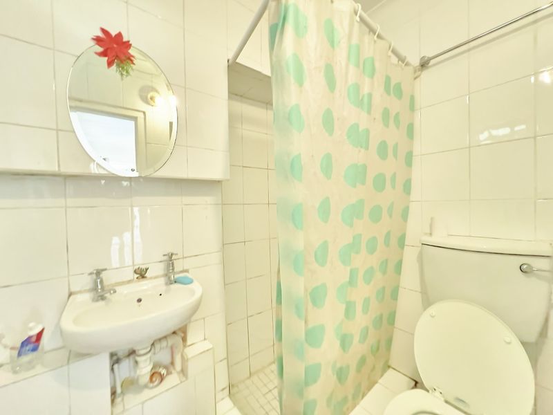 Studio to rent in Green Point Upper. - Photo 9
