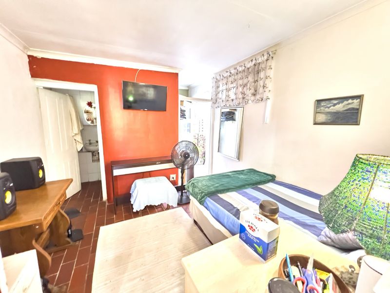 Studio to rent in Green Point Upper. - Photo 7