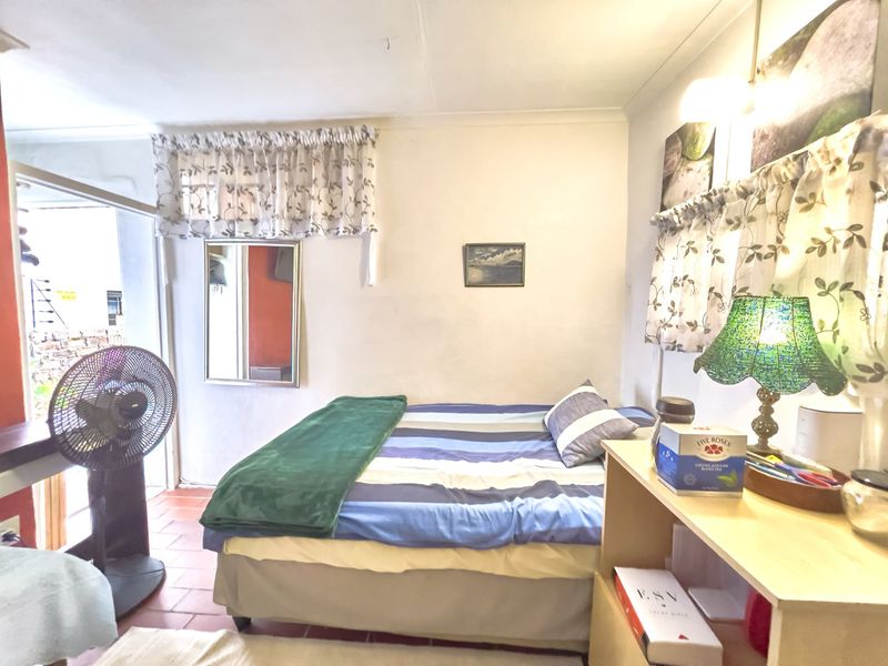 Studio to rent in Green Point Upper. - Photo 1
