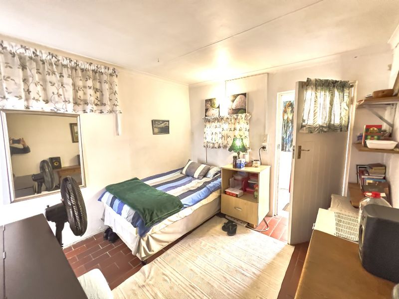 Studio to rent in Green Point Upper. - Photo 6