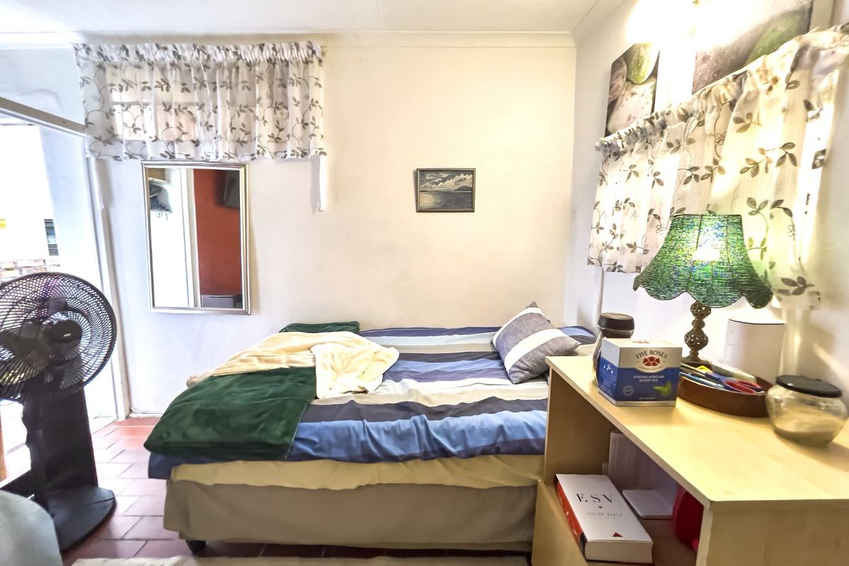 Studio to rent in Green Point Upper. - Photo 5