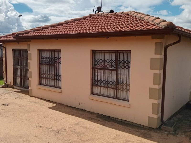 3 Bedroom house for Sale in Olivenhoutbosch - Photo 10