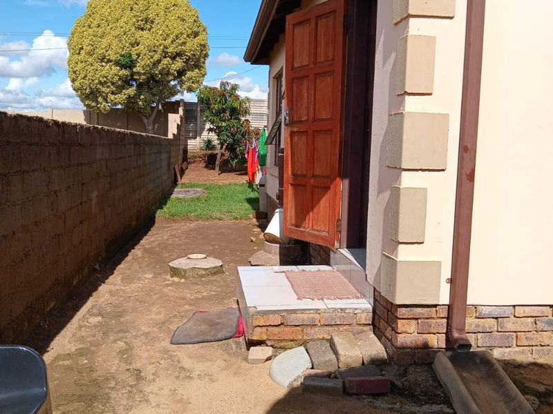 3 Bedroom house for Sale in Olivenhoutbosch - Photo 9