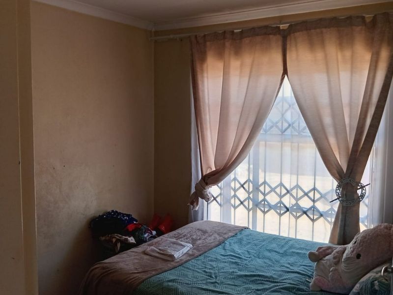 3 Bedroom house for Sale in Olivenhoutbosch - Photo 7