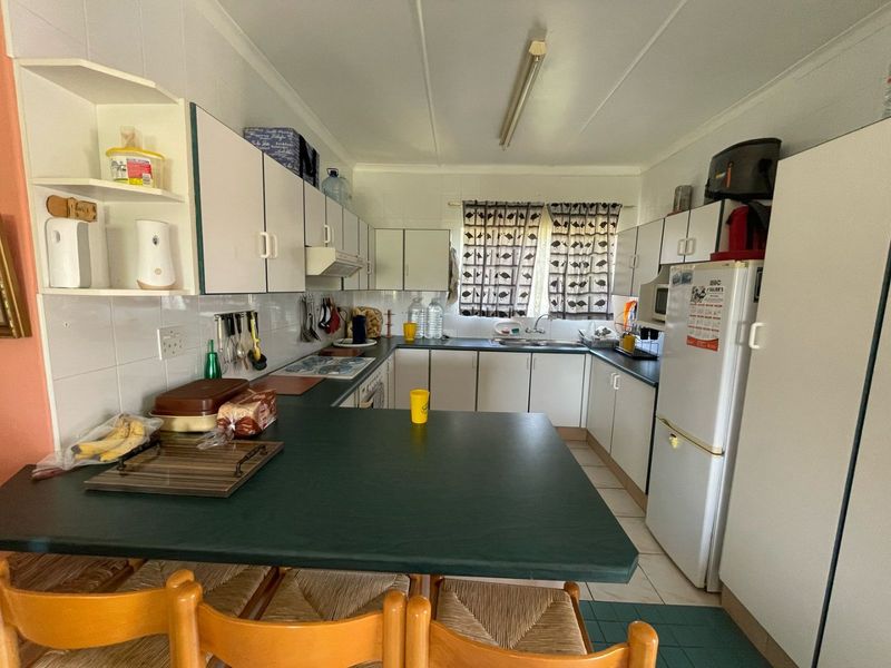 Apartment With Spectacular Views Of The Umtamvuna River As Well As Distant Sea Views - Photo 9