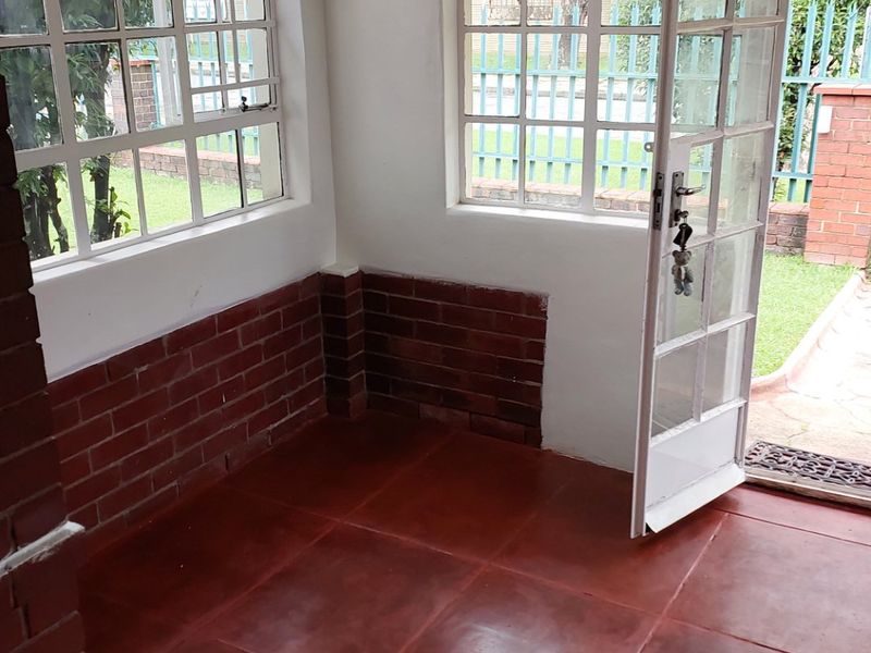 Spacious Old Charm Family Home  - Photo 8