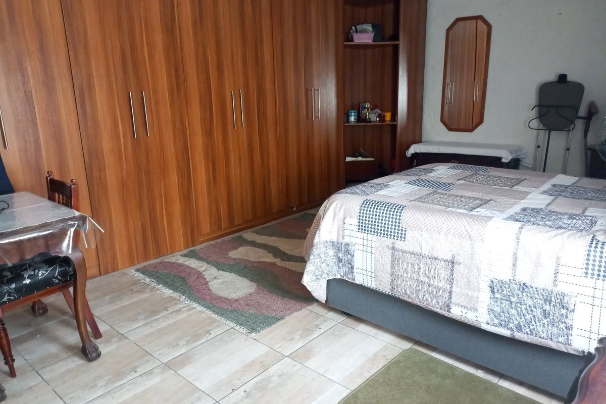 Charming 3 Bedroom house with Fireplace and Entertainment area / EXCLUSIVE SOLE MANDATE!!!!!!!! - Photo 4