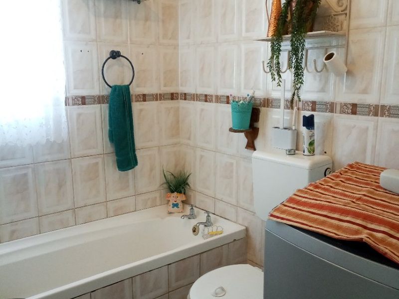 Charming 3 Bedroom house with Fireplace and Entertainment area / EXCLUSIVE SOLE MANDATE!!!!!!!! - Photo 9